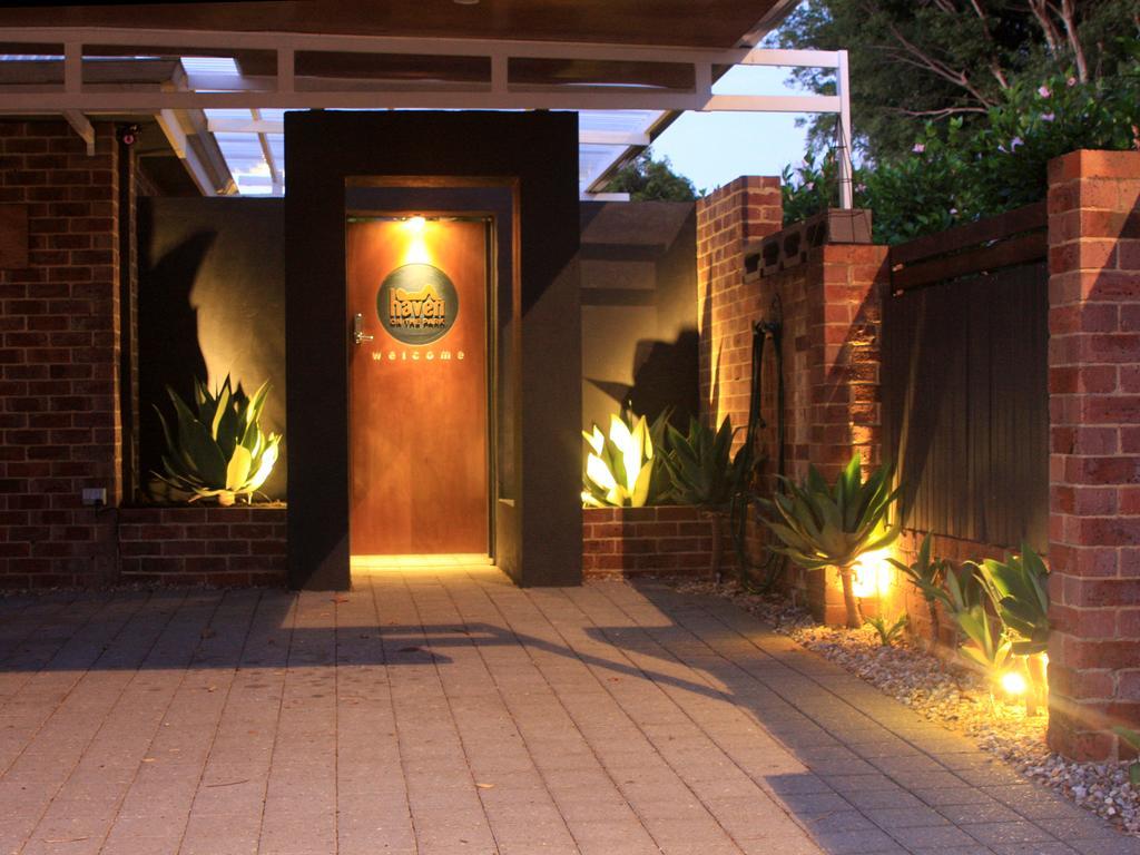 Haven On The Park Hotel Perth Exterior photo