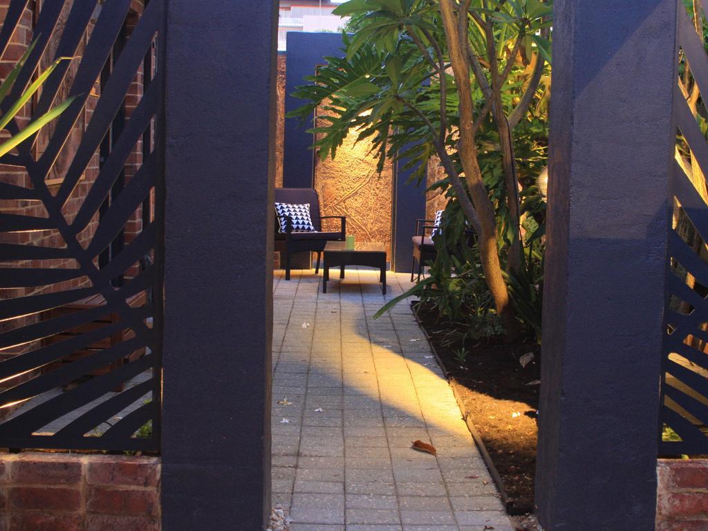 Haven On The Park Hotel Perth Exterior photo