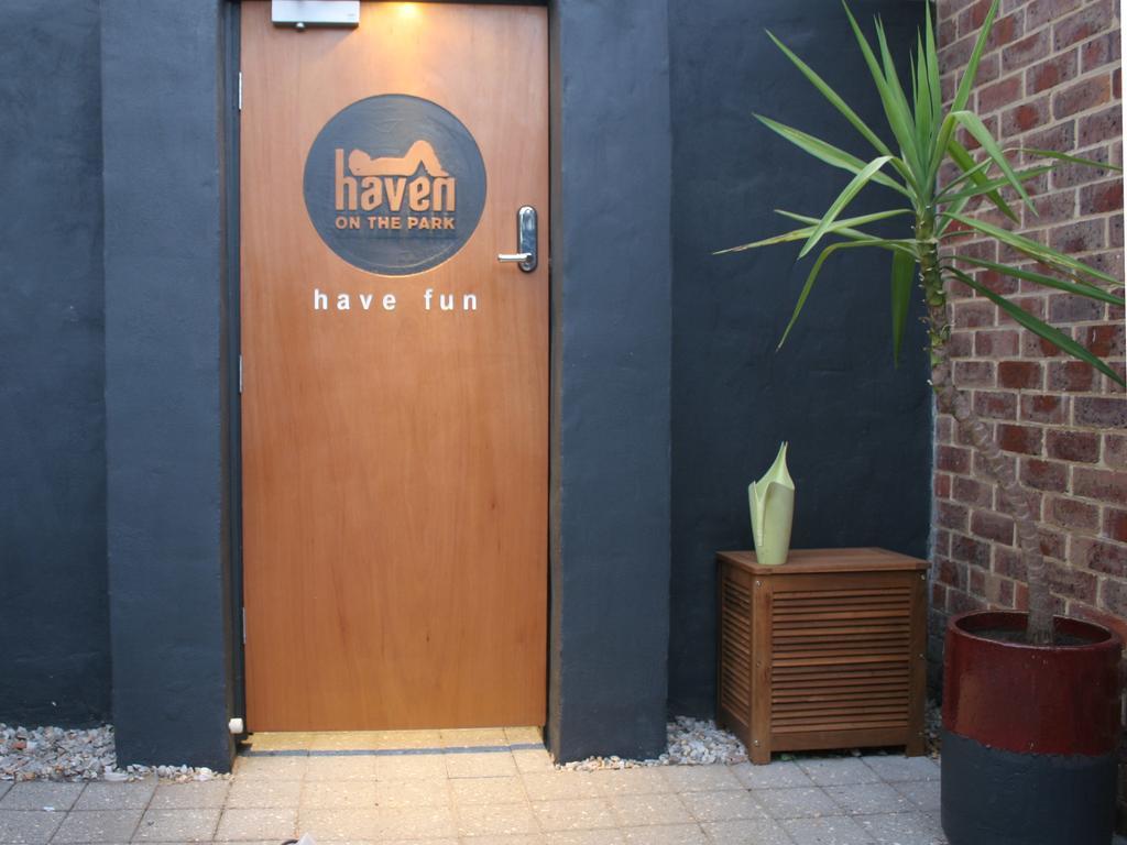 Haven On The Park Hotel Perth Exterior photo