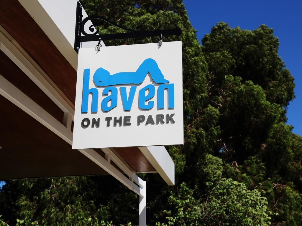 Haven On The Park Hotel Perth Exterior photo